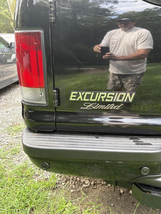 2002 Ford Excursion - Image 15 of 31