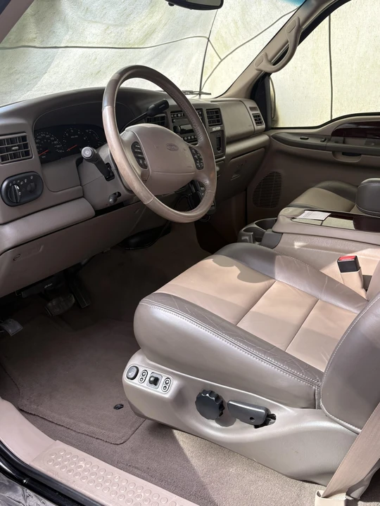 2002 Ford Excursion - Image 22 of 31