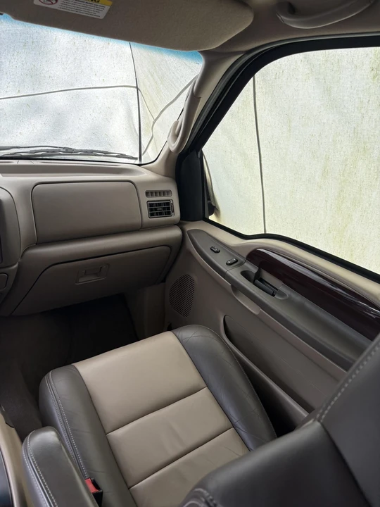 2002 Ford Excursion - Image 27 of 31