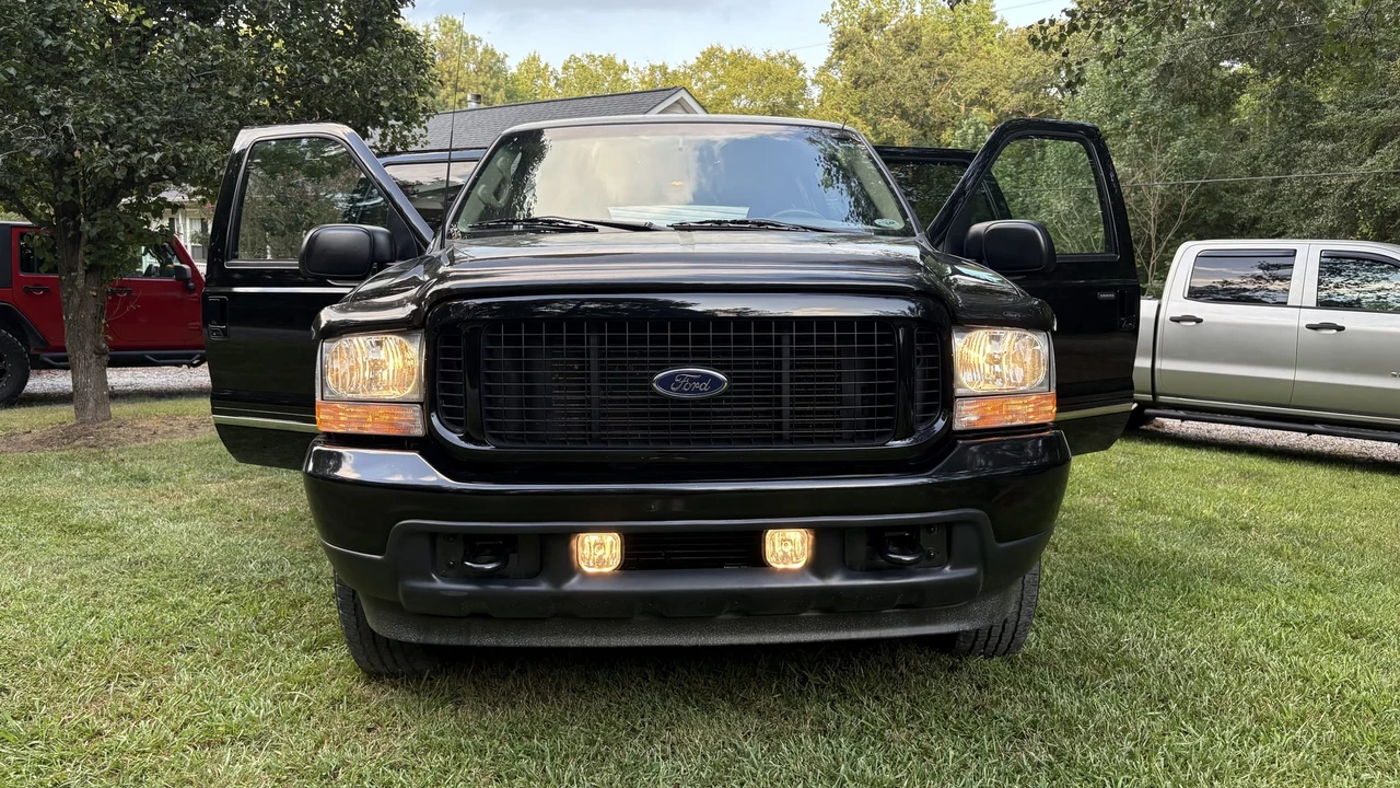 2002 Ford Excursion - Image 11 of 31