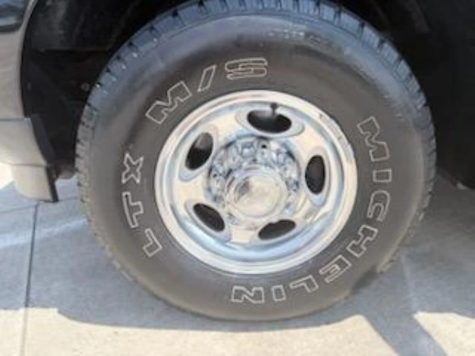 2002 Ford Excursion - Image 19 of 31