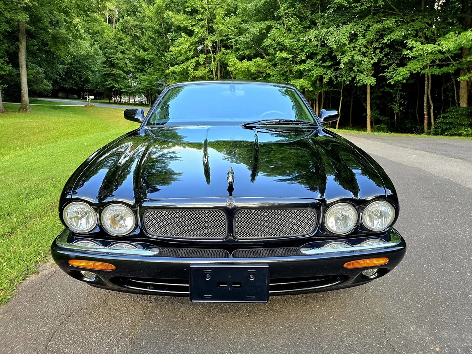2002 Jaguar X308 XJR - Image 2 of 31