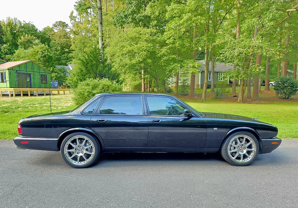 2002 Jaguar X308 XJR - Image 13 of 31