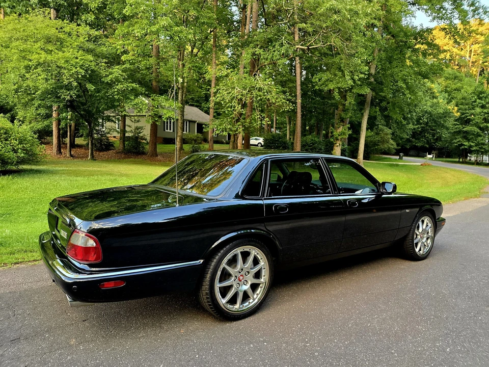 2002 Jaguar X308 XJR - Image 16 of 31