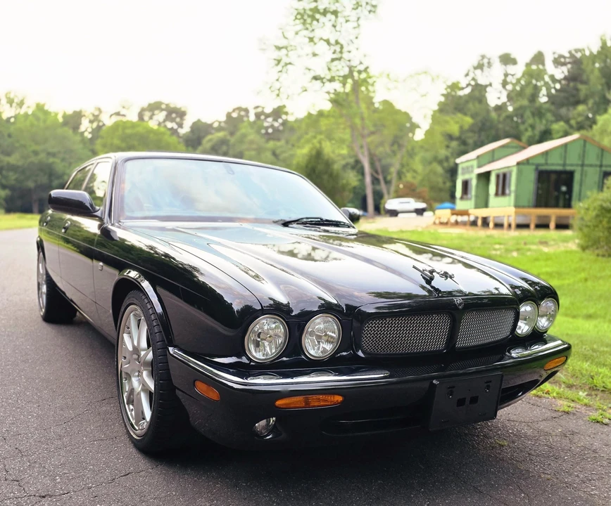 2002 Jaguar X308 XJR - Image 10 of 31