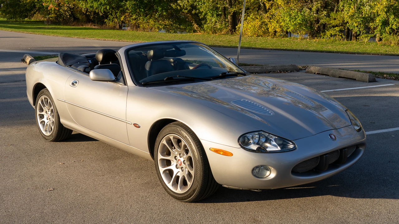 2002 Jaguar X100 XKR - Image 9 of 31