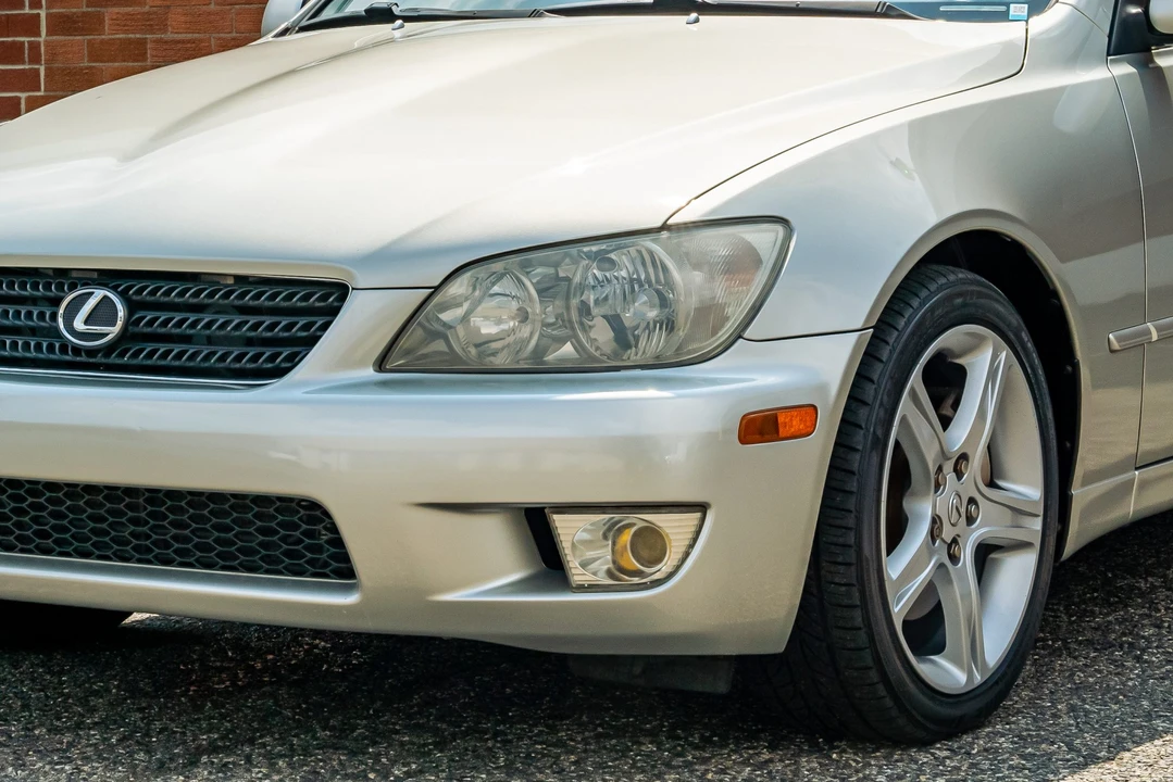 2002 Lexus IS 1st Gen - Image 28 of 31