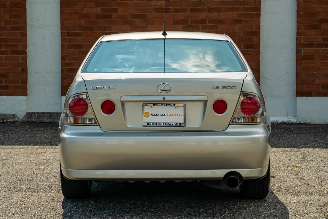 2002 Lexus IS 1st Gen - Image 8 of 31