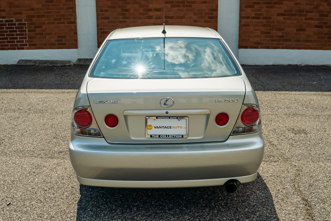 2002 Lexus IS 1st Gen - Image 7 of 31