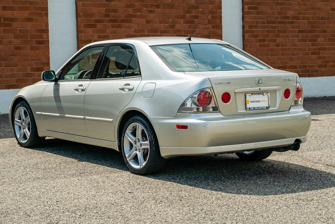 2002 Lexus IS 1st Gen - Image 6 of 31