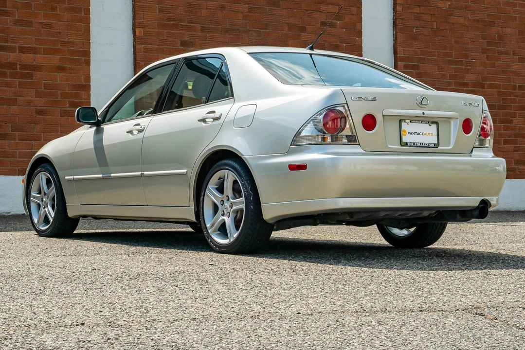 2002 Lexus IS 1st Gen - Image 5 of 31
