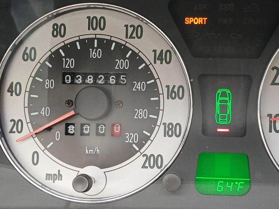2002 Maserati Coupe - Image 25 of 31