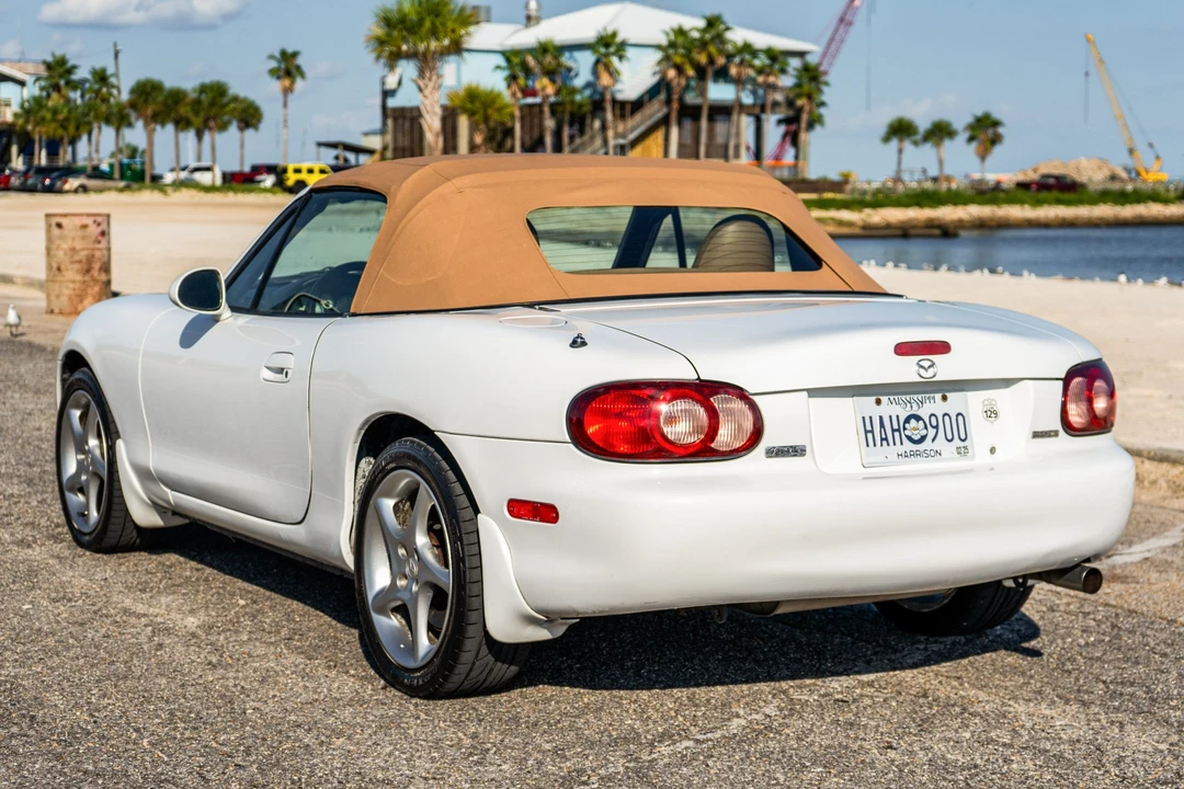 2002 Mazda NB MX-5 Miata - Image 19 of 31