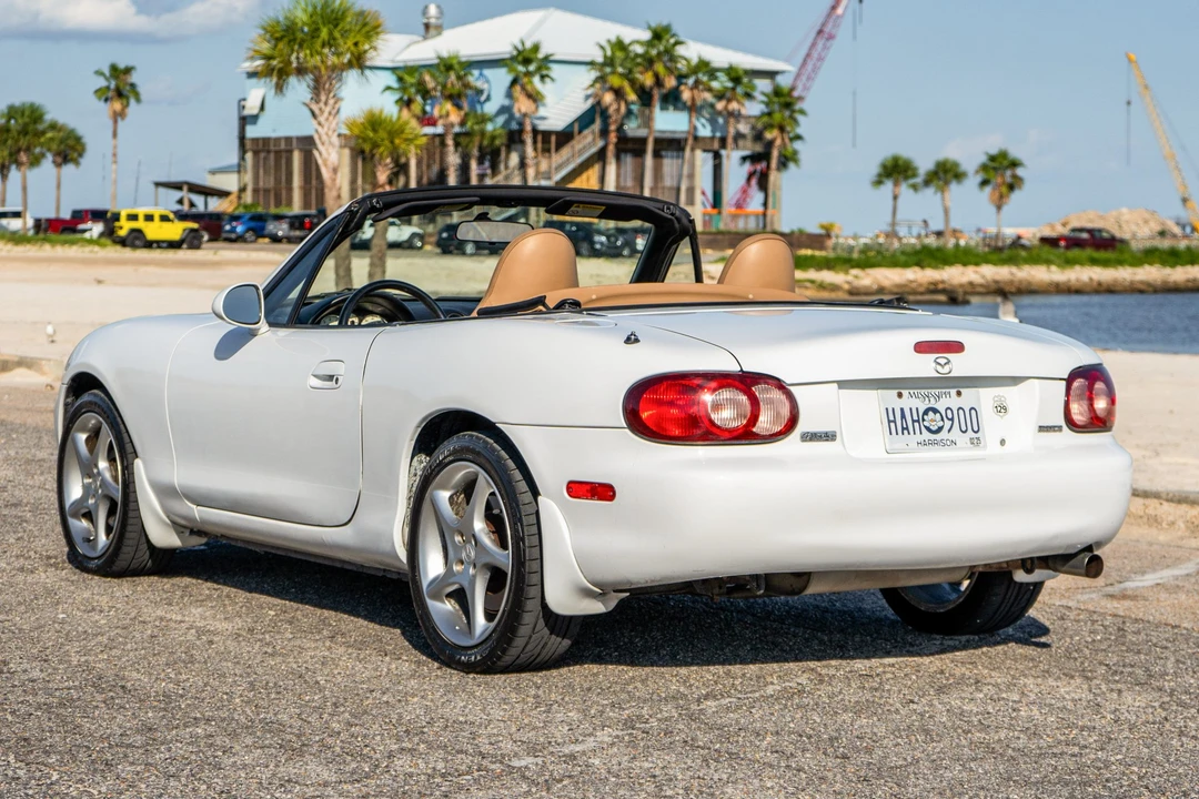 2002 Mazda NB MX-5 Miata - Image 9 of 31