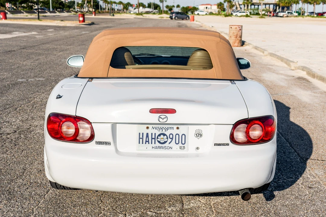2002 Mazda NB MX-5 Miata - Image 18 of 31