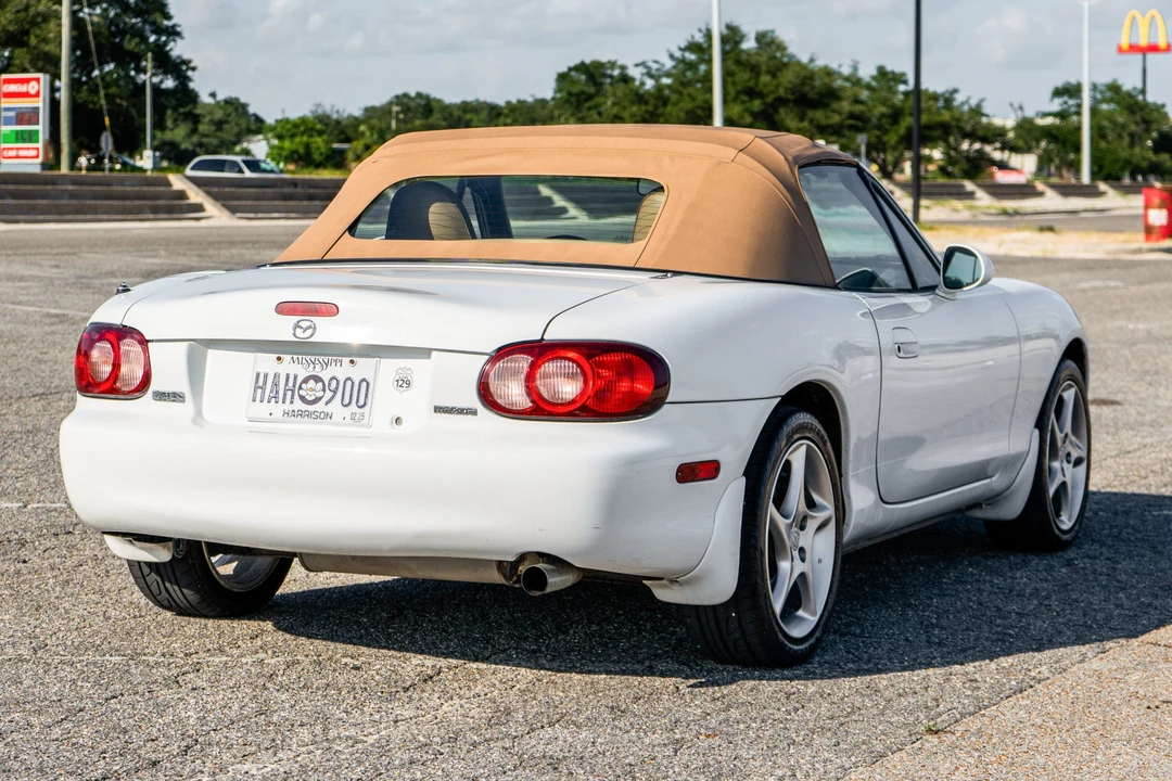 2002 Mazda NB MX-5 Miata - Image 16 of 31