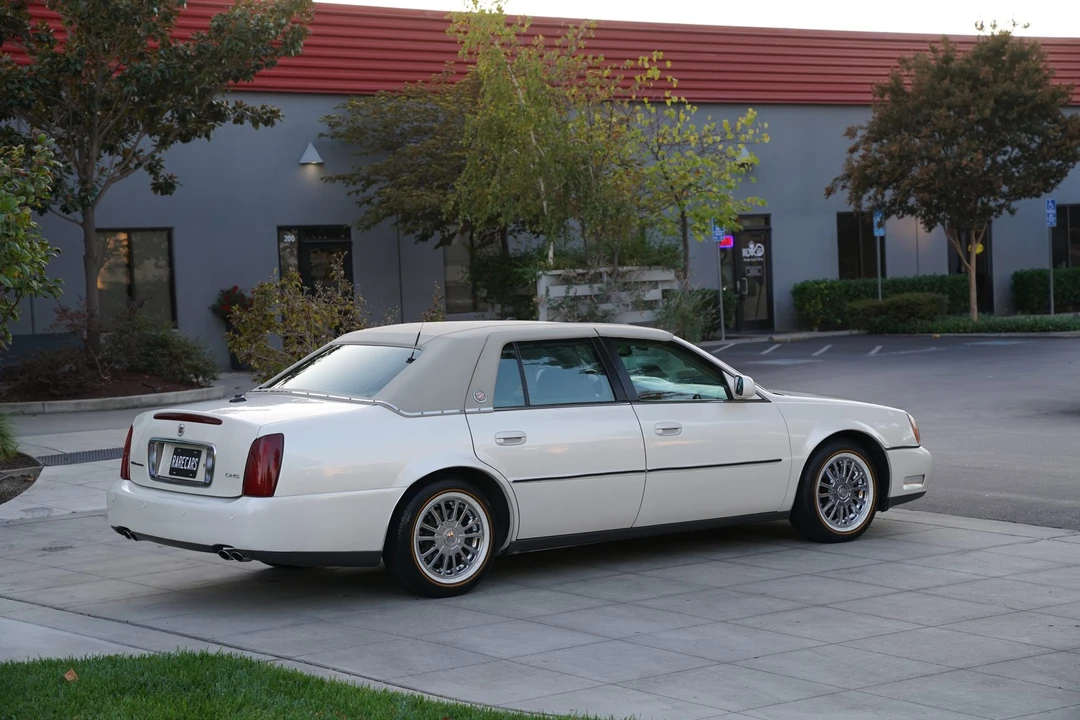 2003 Cadillac DeVille 8th Gen - Image 17 of 31
