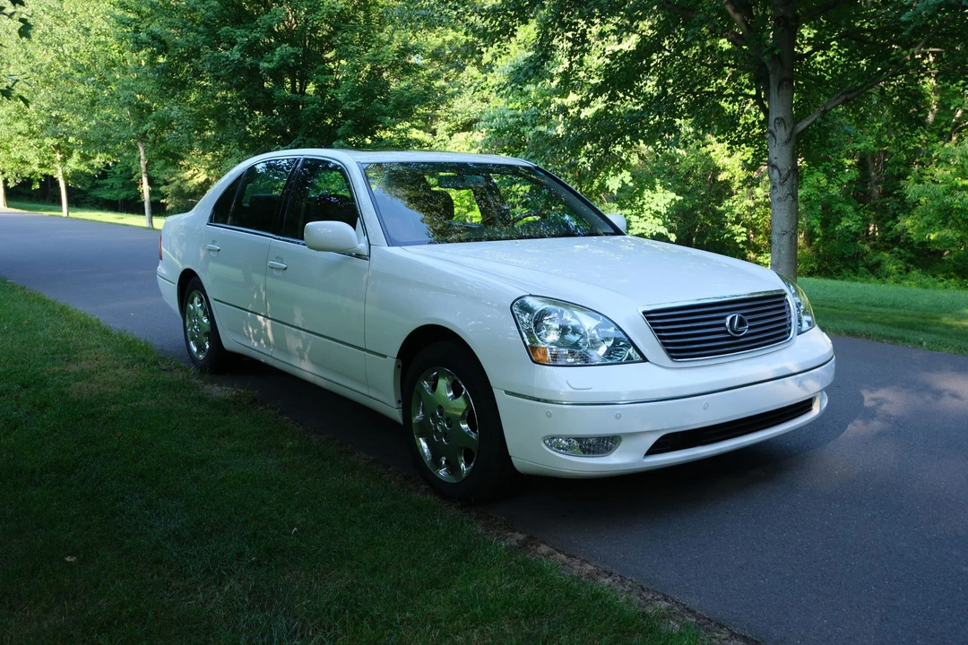 2003 Lexus LS 3rd Gen - Image 12 of 31