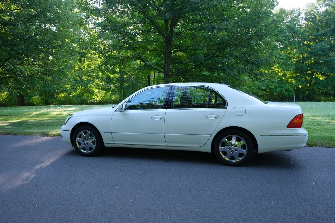2003 Lexus LS 3rd Gen - Image 7 of 31