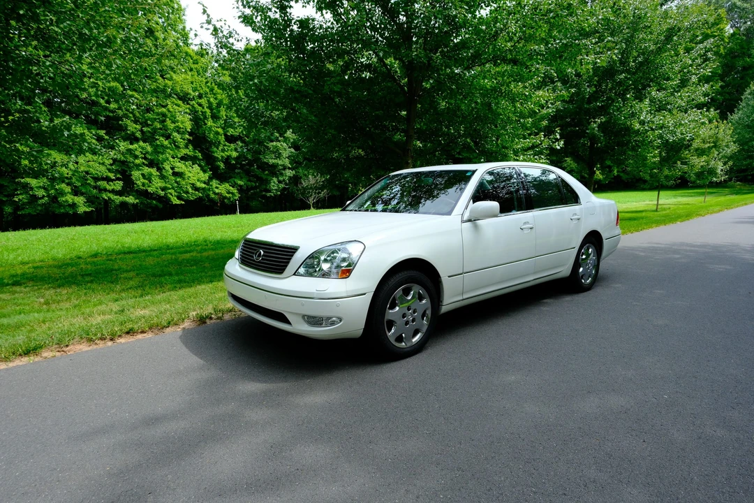 2003 Lexus LS 3rd Gen - Image 6 of 31