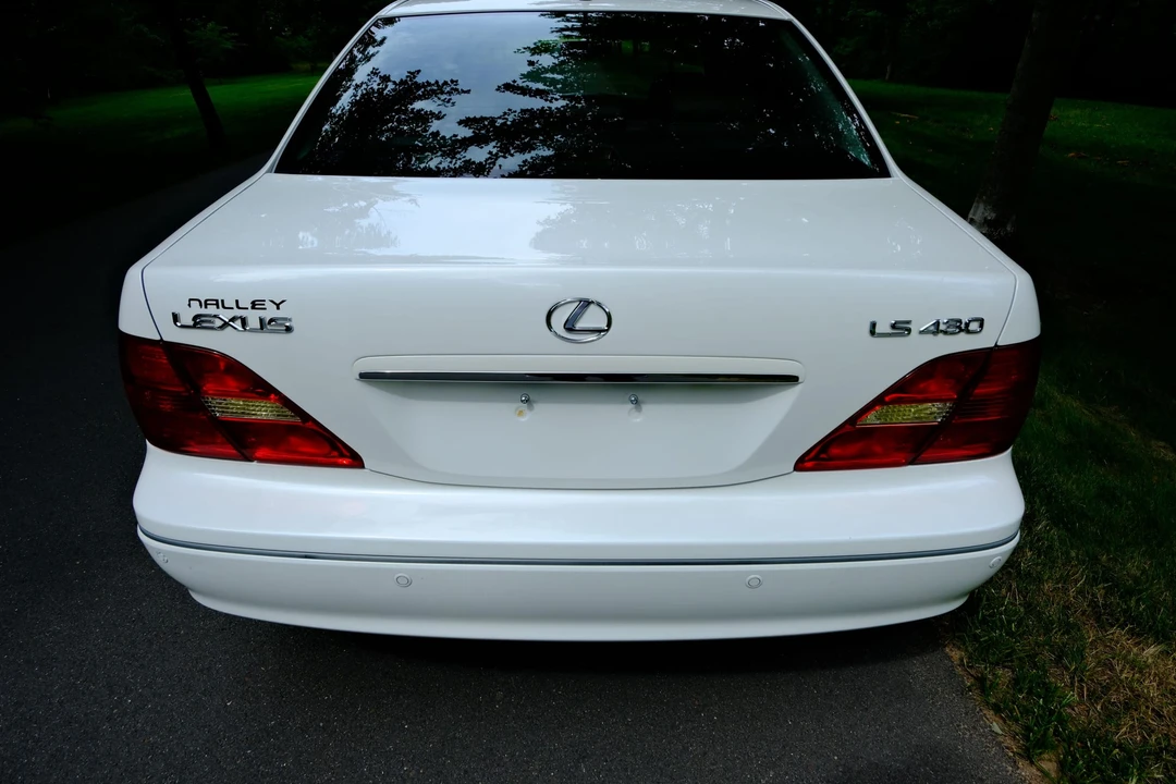 2003 Lexus LS 3rd Gen - Image 29 of 31