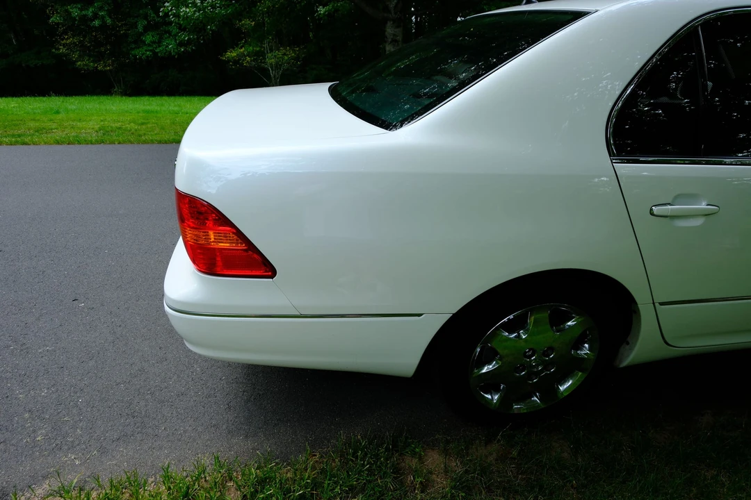 2003 Lexus LS 3rd Gen - Image 28 of 31