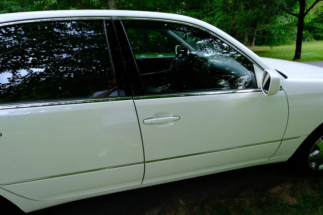 2003 Lexus LS 3rd Gen - Image 21 of 31