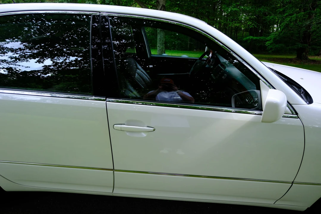 2003 Lexus LS 3rd Gen - Image 23 of 31