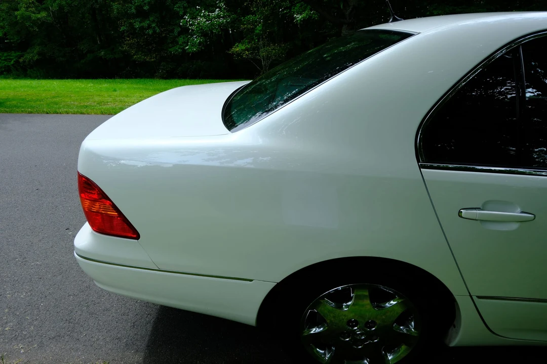 2003 Lexus LS 3rd Gen - Image 27 of 31