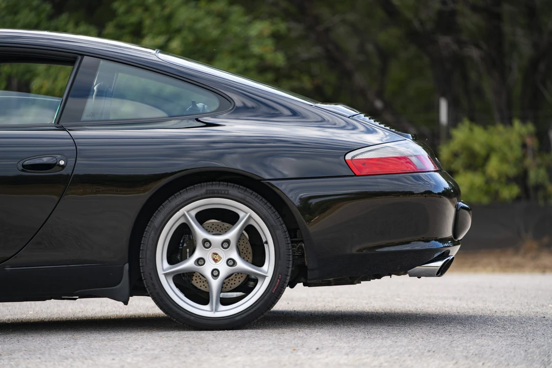 2003 Porsche 996 Carrera - Image 24 of 31