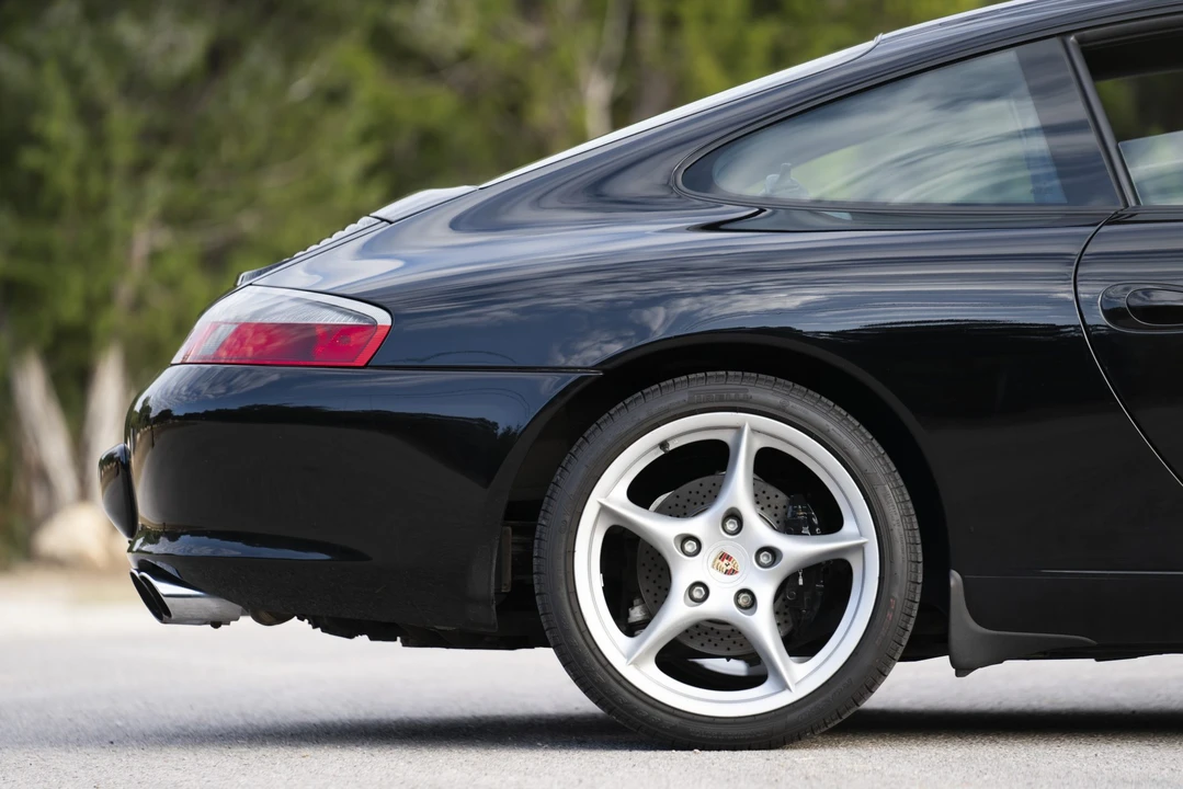 2003 Porsche 996 Carrera - Image 25 of 31
