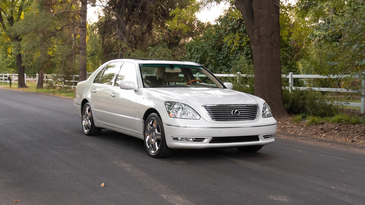 2004 Lexus LS 3rd Gen - Image 3 of 31