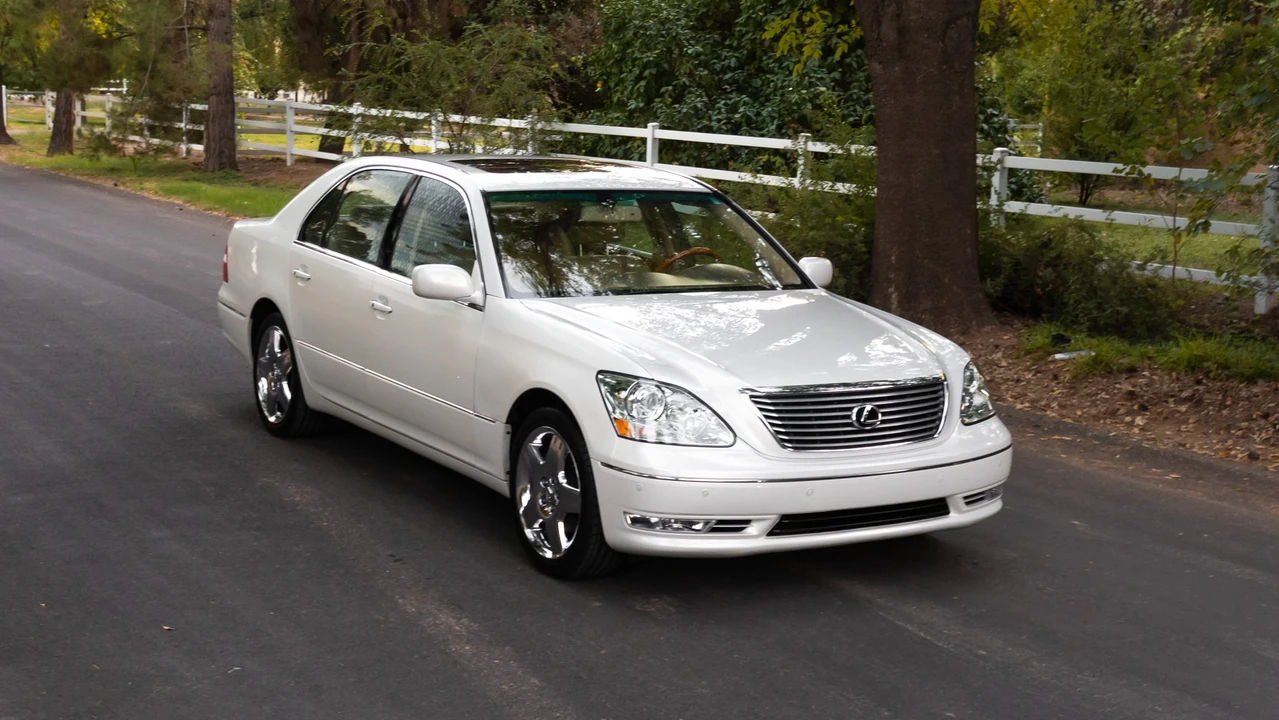 2004 Lexus LS 3rd Gen - Image 4 of 31