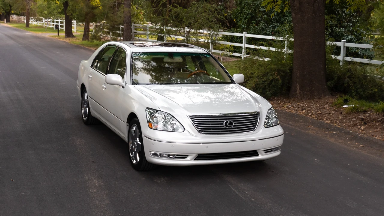 2004 Lexus LS 3rd Gen - Image 6 of 31