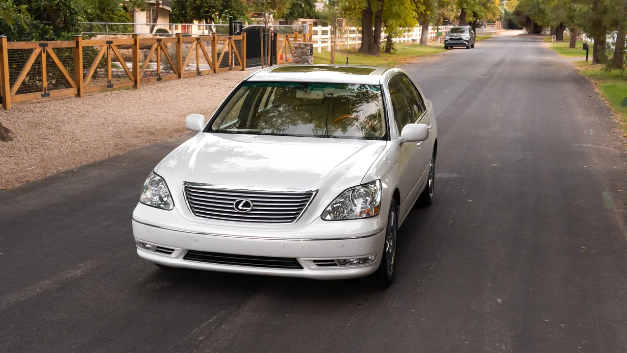 2004 Lexus LS 3rd Gen - Image 8 of 31