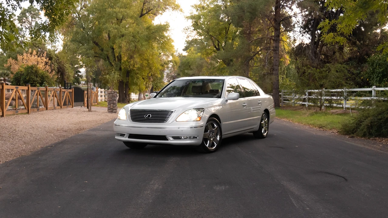 2004 Lexus LS 3rd Gen - Image 28 of 31