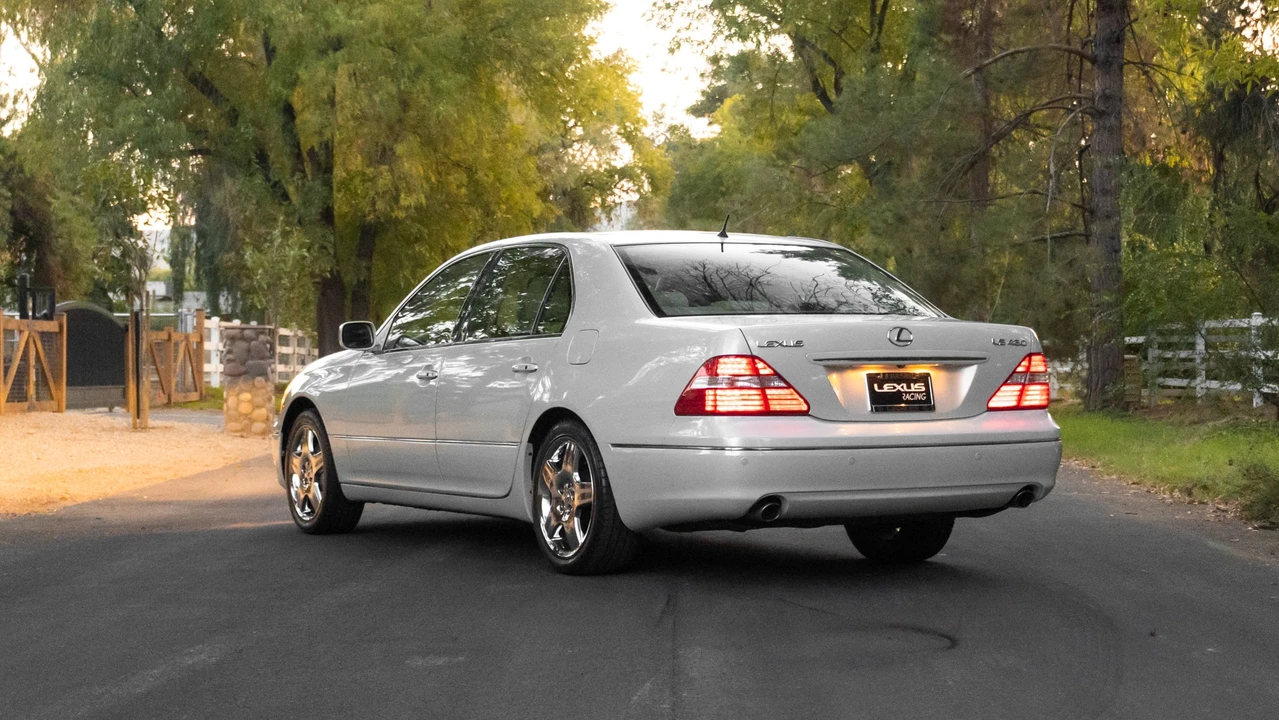 2004 Lexus LS 3rd Gen - Image 31 of 31