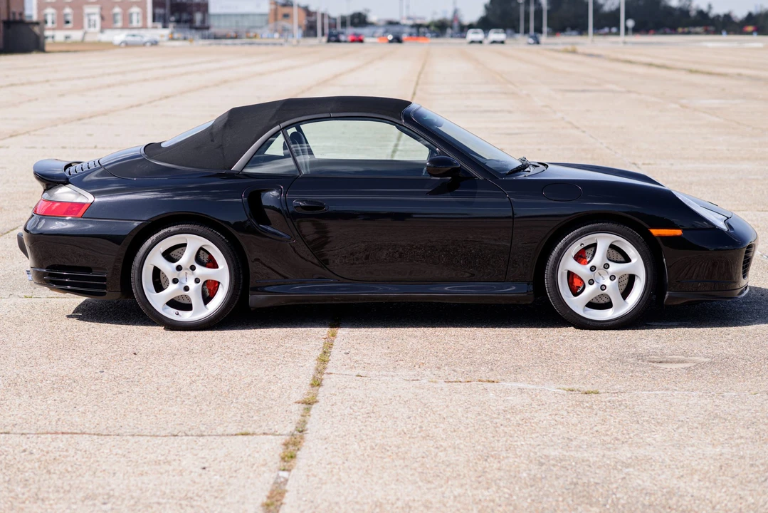 2004 Porsche 996 Turbo - Image 12 of 31