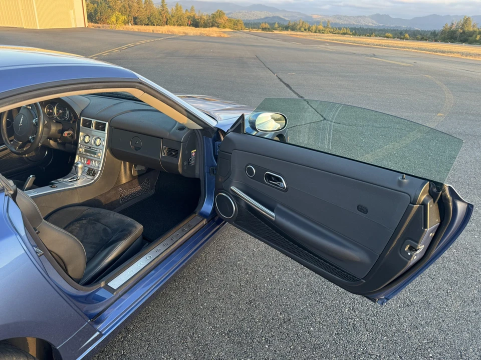 2005 Chrysler Crossfire - Image 18 of 31