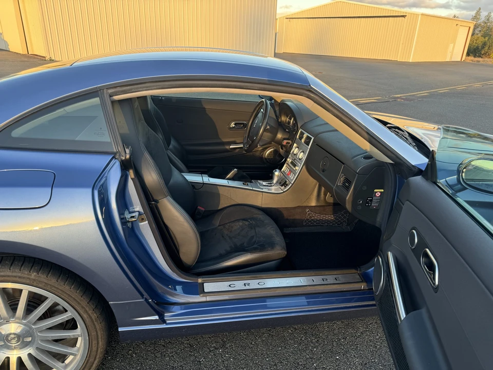 2005 Chrysler Crossfire - Image 19 of 31