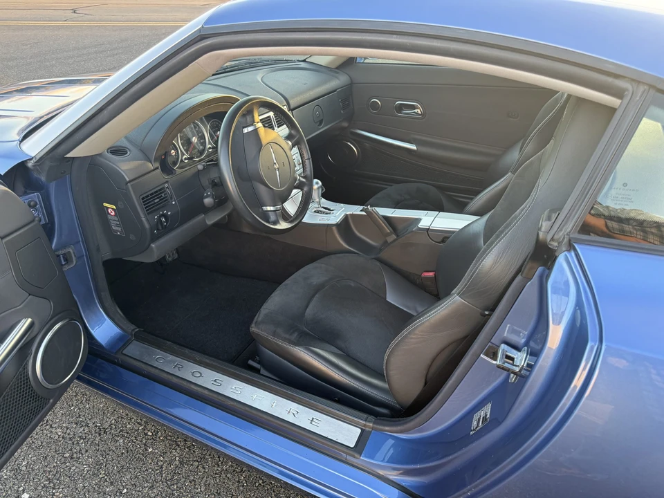2005 Chrysler Crossfire - Image 16 of 31