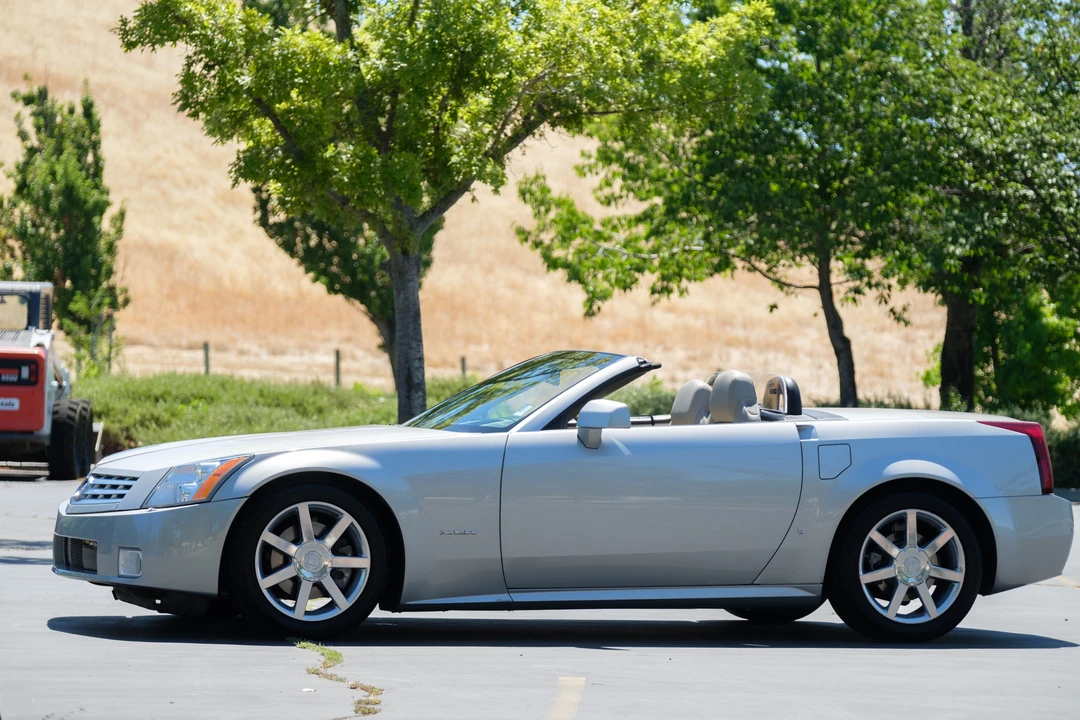 2006 Cadillac XLR - Image 4 of 31