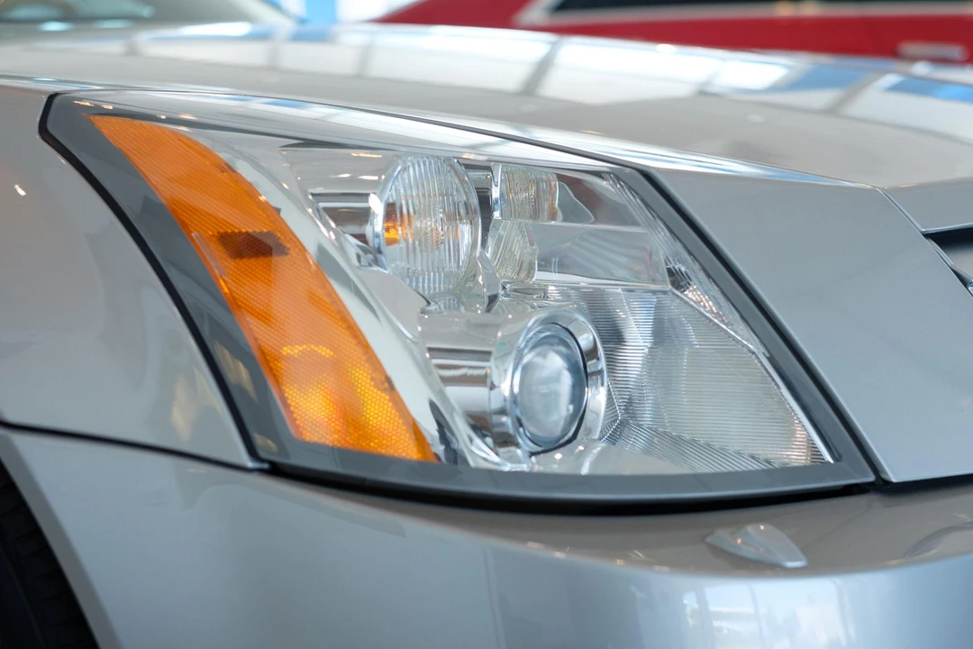 2006 Cadillac XLR - Image 28 of 31