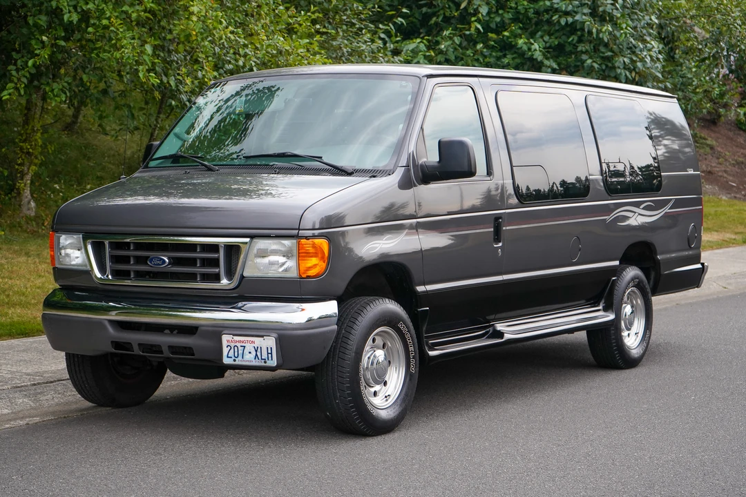 2006 Ford Econoline Van - Image 2 of 31