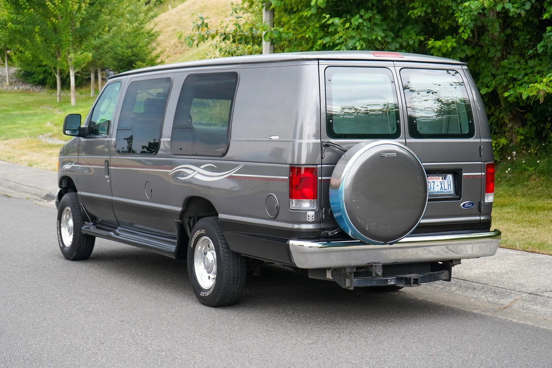 2006 Ford Econoline Van - Image 15 of 31