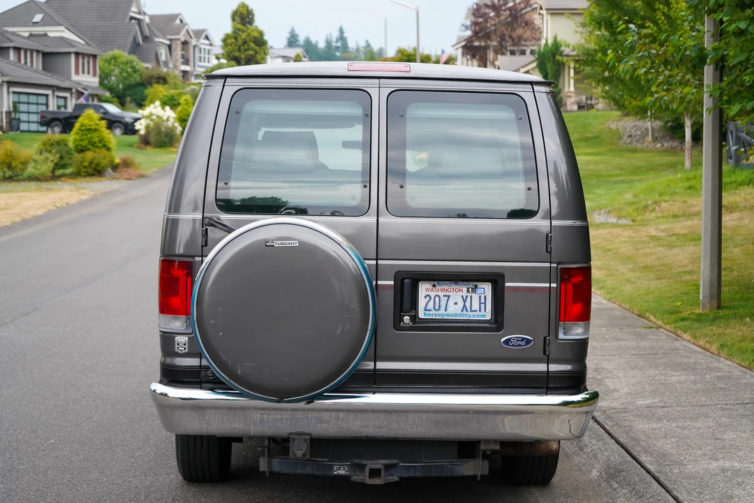 2006 Ford Econoline Van - Image 13 of 31