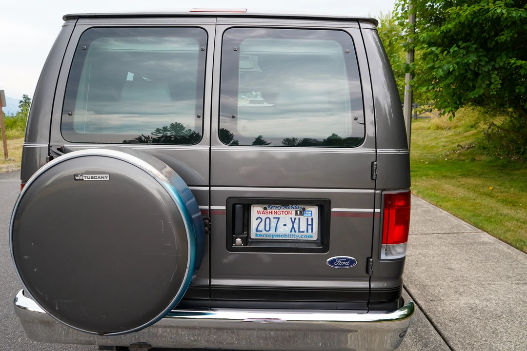 2006 Ford Econoline Van - Image 28 of 31