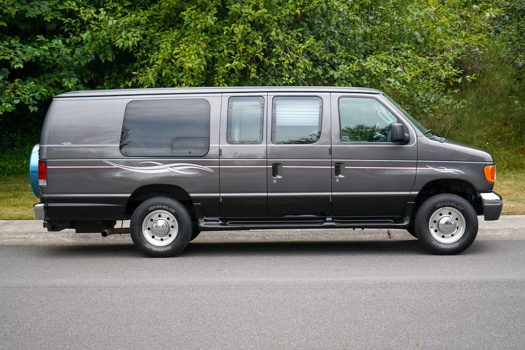 2006 Ford Econoline Van - Image 9 of 31