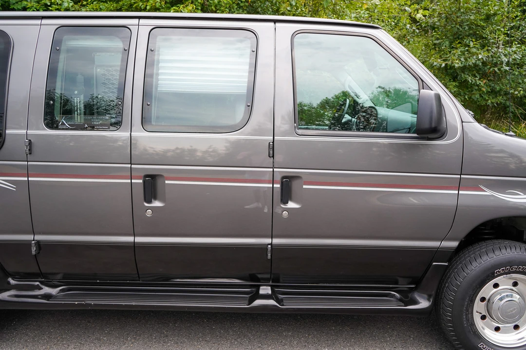 2006 Ford Econoline Van - Image 23 of 31