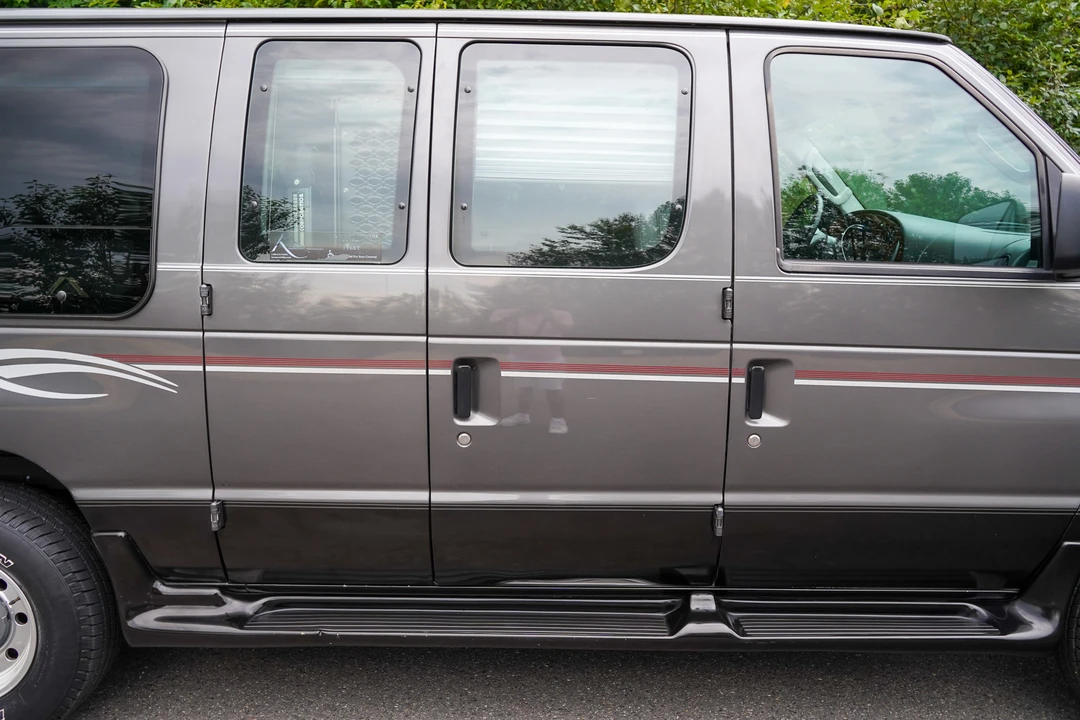 2006 Ford Econoline Van - Image 24 of 31